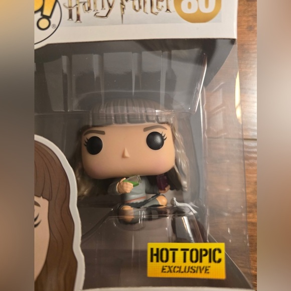 Funko Pop! Vinyl: Harry Potter - Hermione Granger - Hot Topic (Exclusive) #80 - Picture 4 of 4